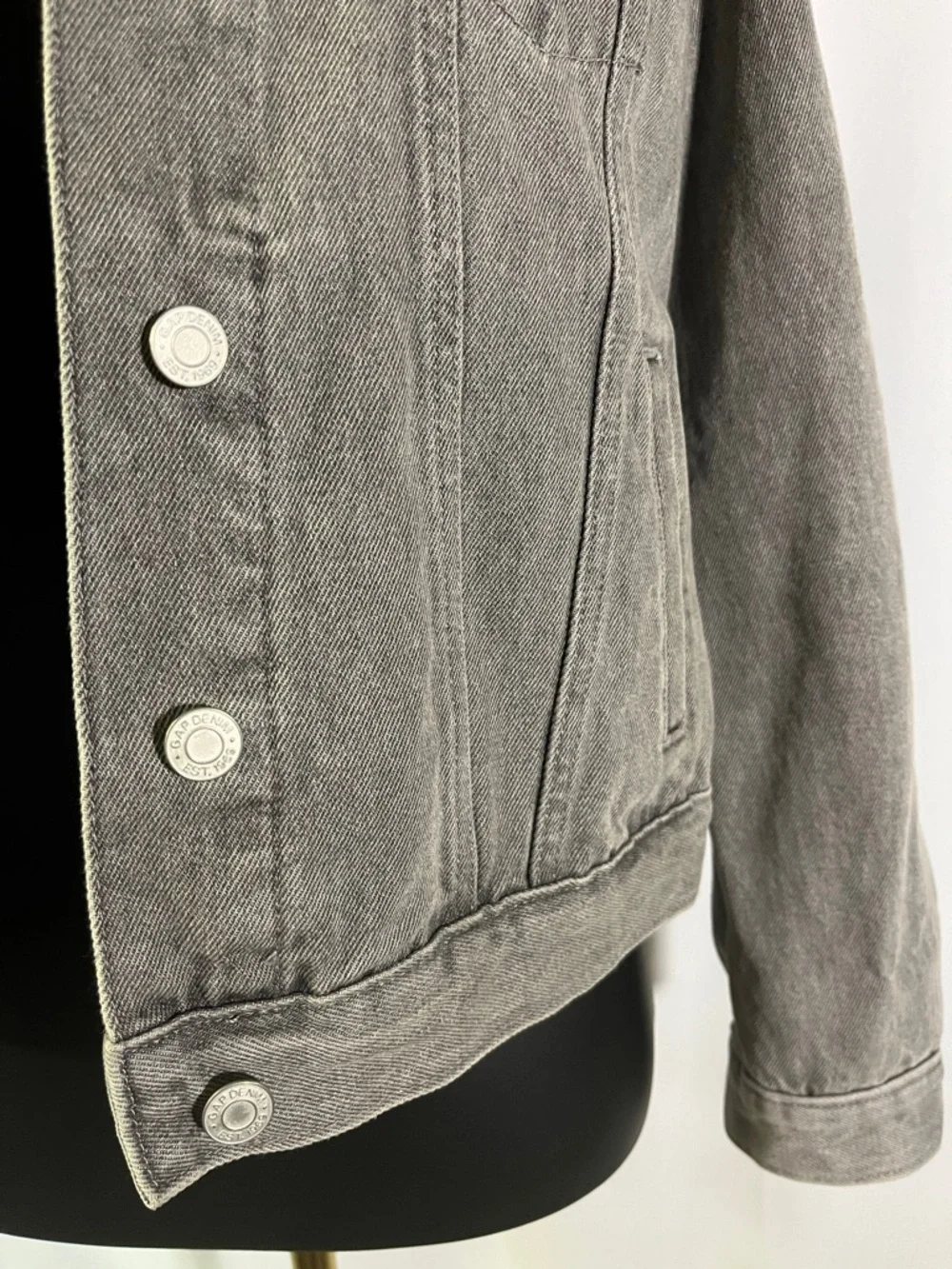 Gap Washed Grey Icon Cropped Denim Jacket - Picture 9 of 16